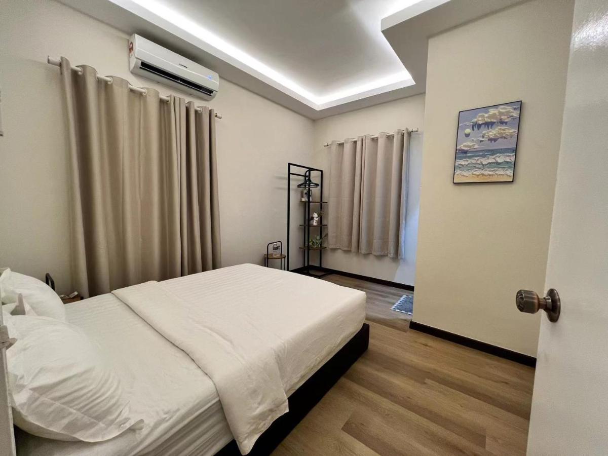 Queen Room with Shared Bathroom