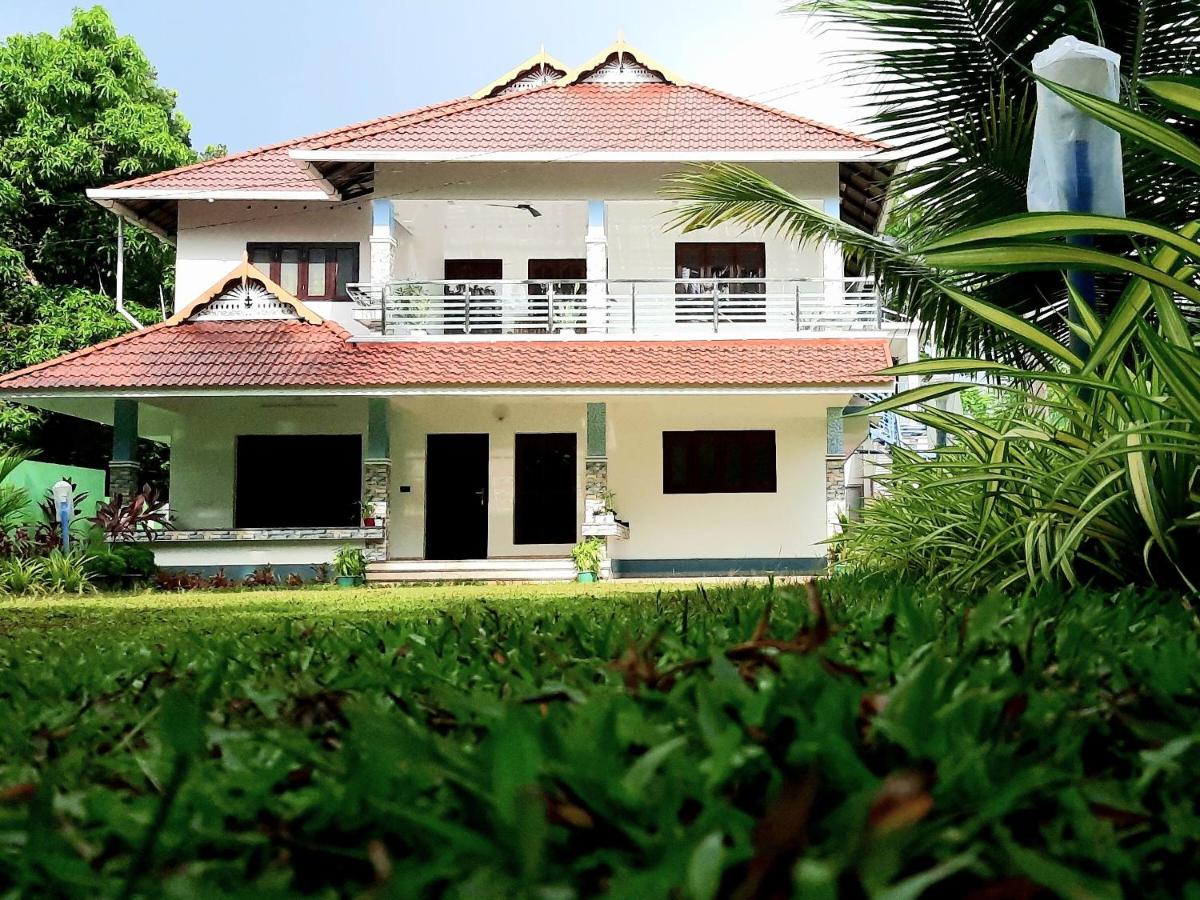 Abode Homestay Alleppey - Private 7BR Coastal Villa near Omanapuzha Beach - B&B Alleppey