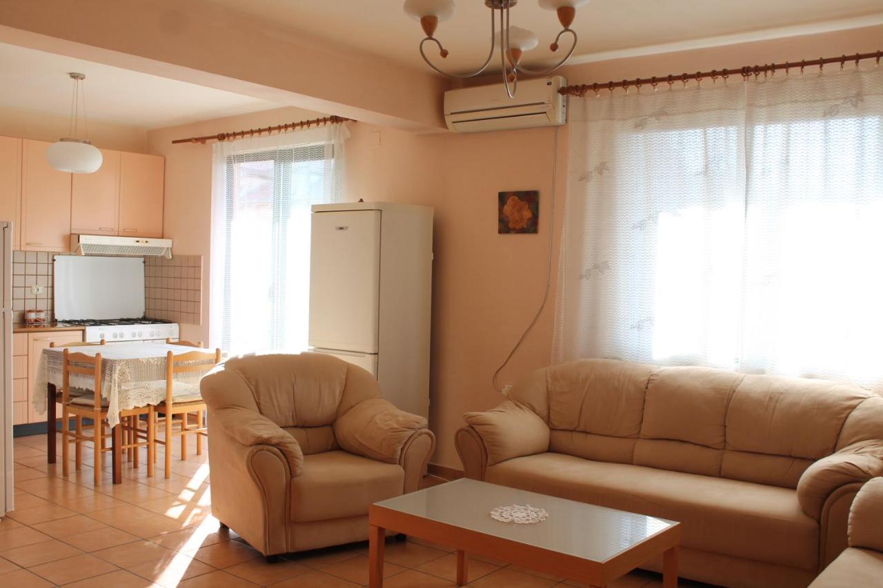 B&B Shkodra - Bells Home - Bed and Breakfast Shkodra