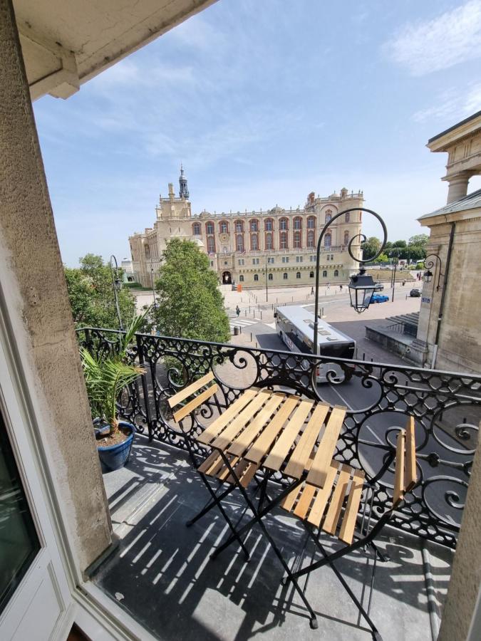 Face château St Germain en Laye, appartement 4 à 6 personnes, 23 min de Paris Champs-Elysées - B&B
