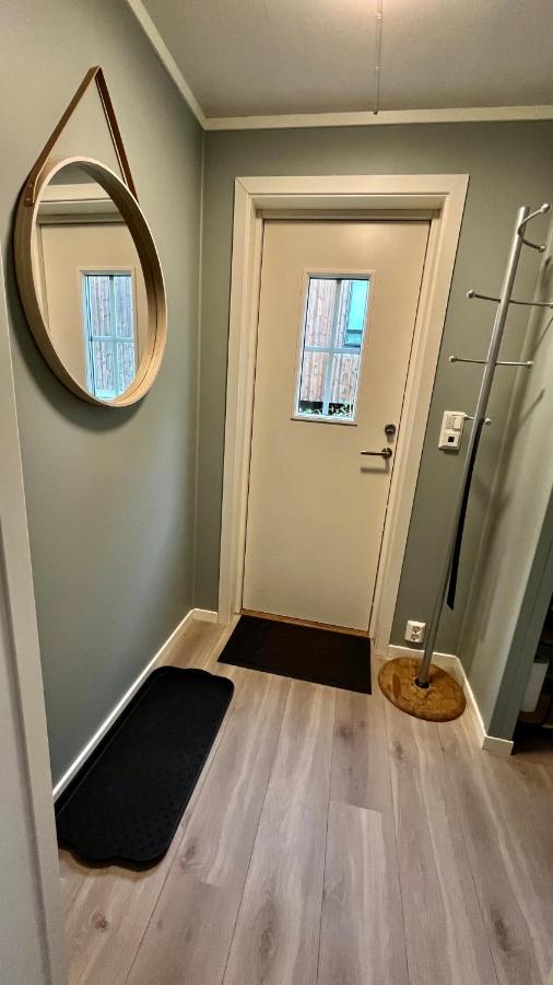 Strøken liten leilighet i Svolvær. - B&B
