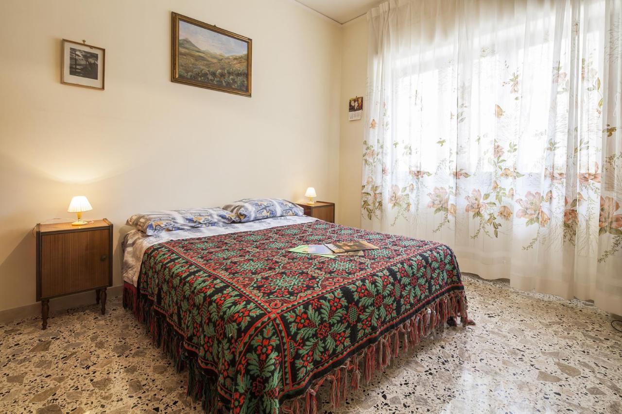 Classic Triple Room with Shared Bathroom