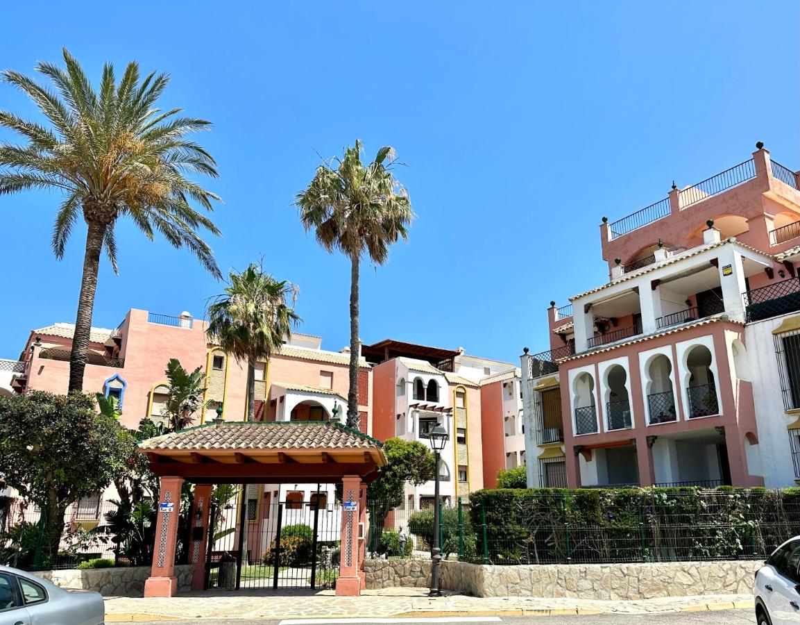 Marina Zahara - B&B