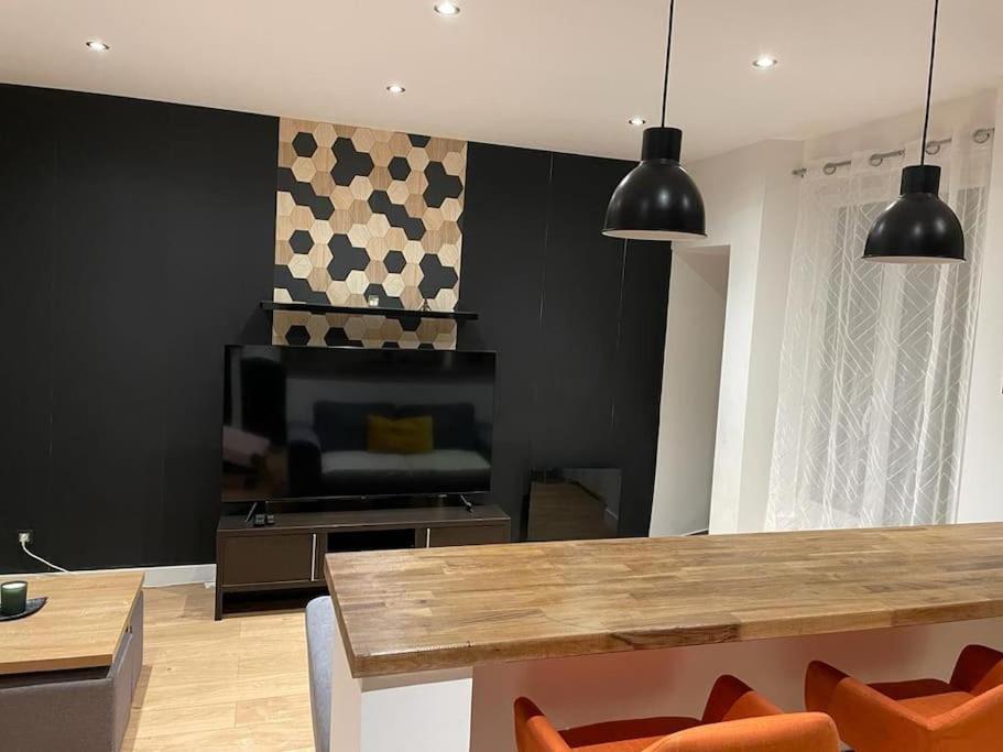 APPARTEMENT CHEZ TRICIA - Bed and Breakfast