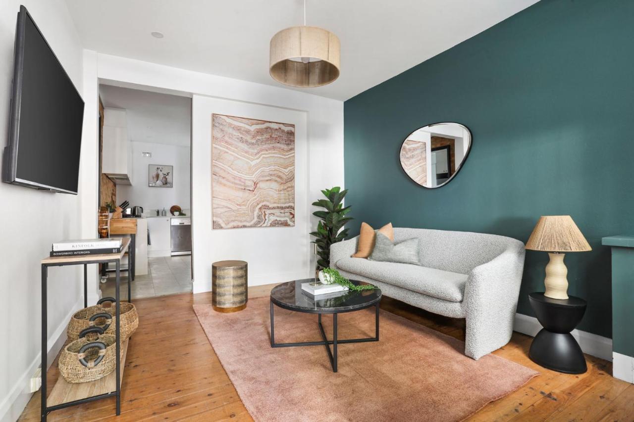 B&B Sydney - Stylish Darlinghurst Townhouse l 3 Bedrooms - Bed and Breakfast Sydney