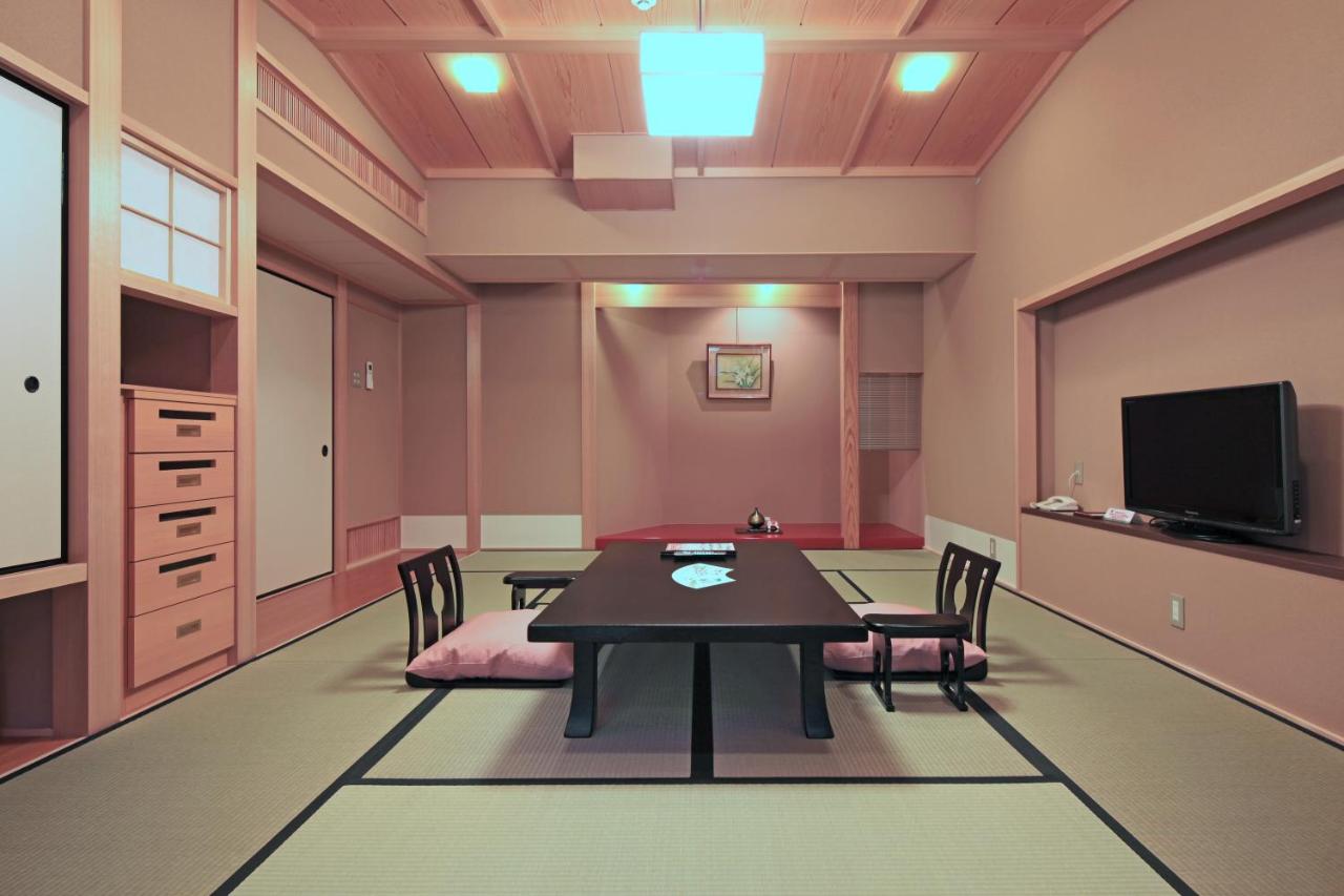 Vierbettzimmer im japanischen Stil