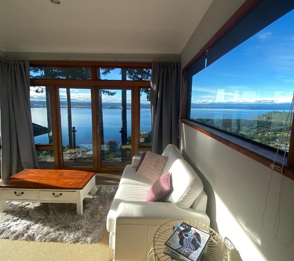 B&B Taupo - The Nest - Relax & Unwind with Breathtaking Views over Lake Taupo - Bed and Breakfast Taupo