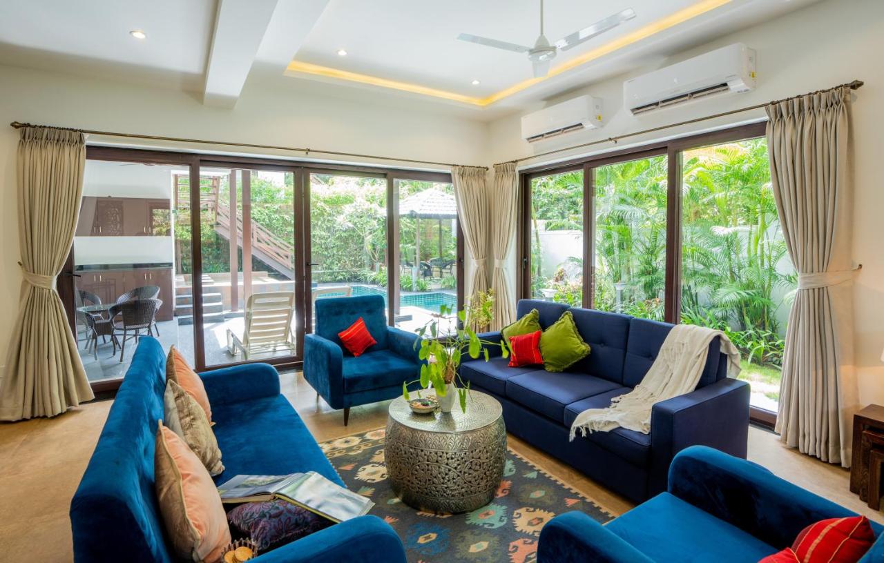 B&B Goa Velha - Elivaas Indah Luxe 4BHK Villa with Pvt Pool, Moira - Bed and Breakfast Goa Velha