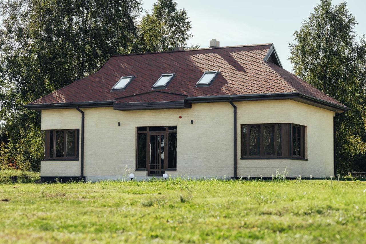 ANDO Villa with wood stove sauna - B&B Zlēkas