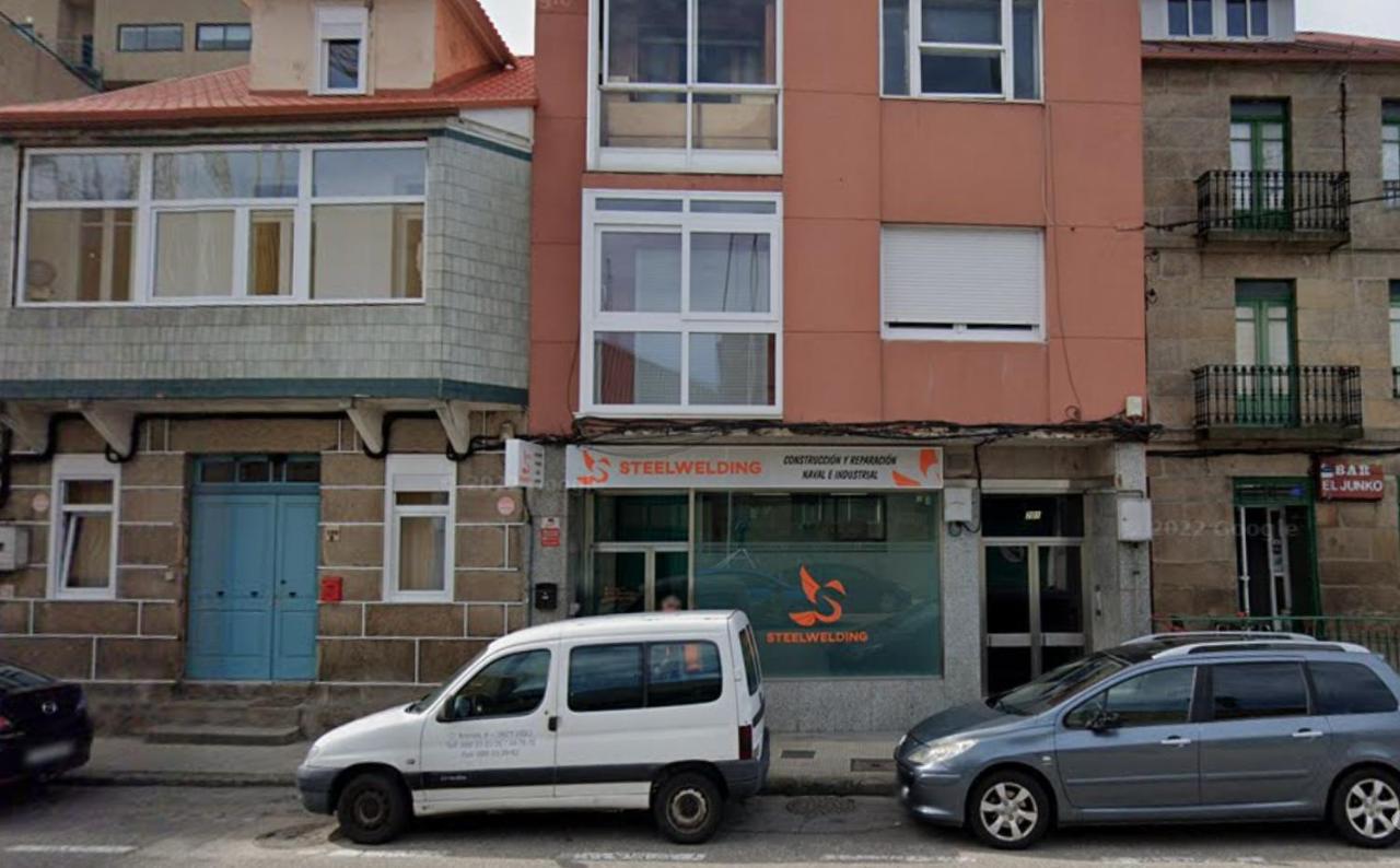 Amplio apartamento con terraza en Bouzas, cerca de la playa. - B&B