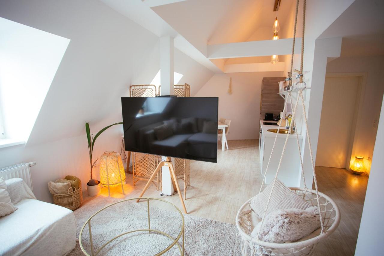 JAMA - Altstadt, WLAN, Arbeitsplatz, Modern Boho #3 - B&B Würzburg