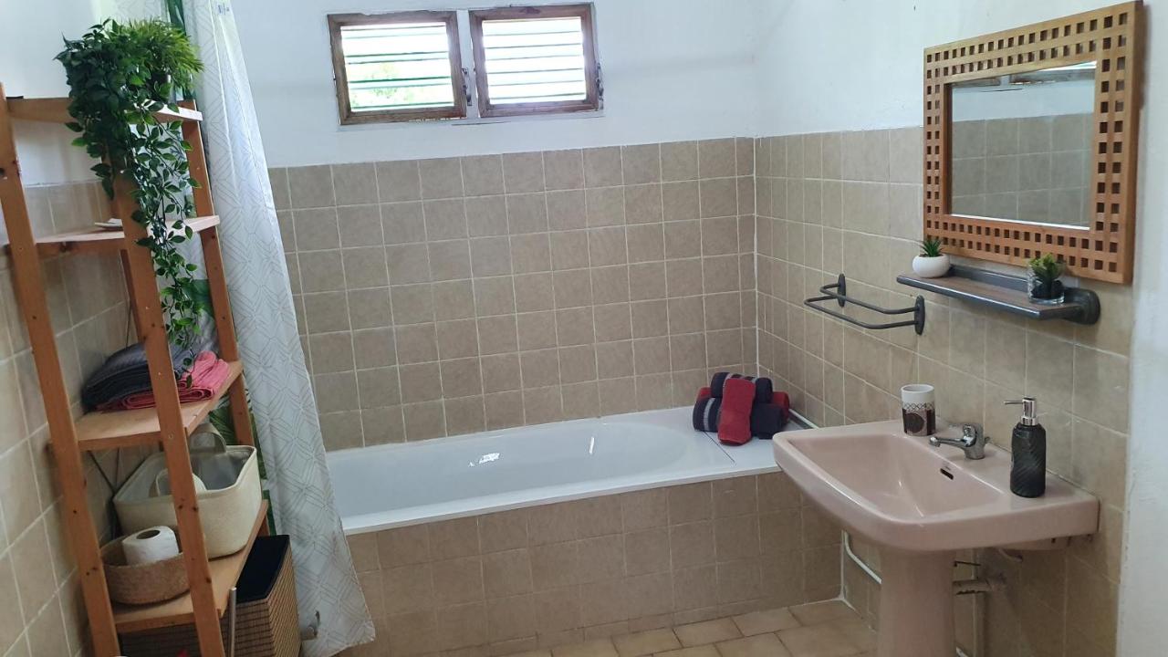 Les Ti Kaz a Papé - Ferienwohnung Deshaies