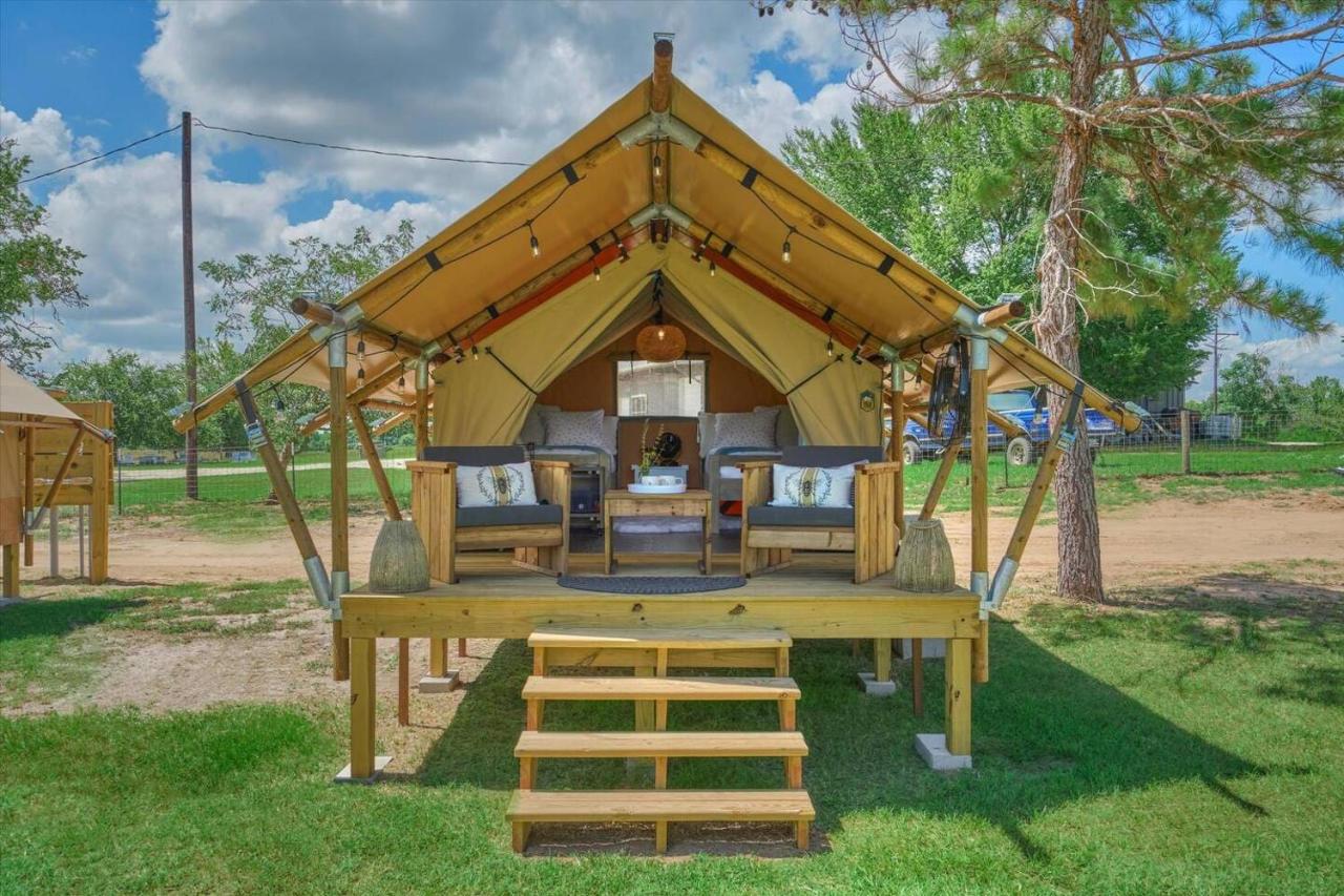 B&B Navasota - BeeWeaver Luxury Glamping - Idyllic Hive Check - Bed and Breakfast Navasota