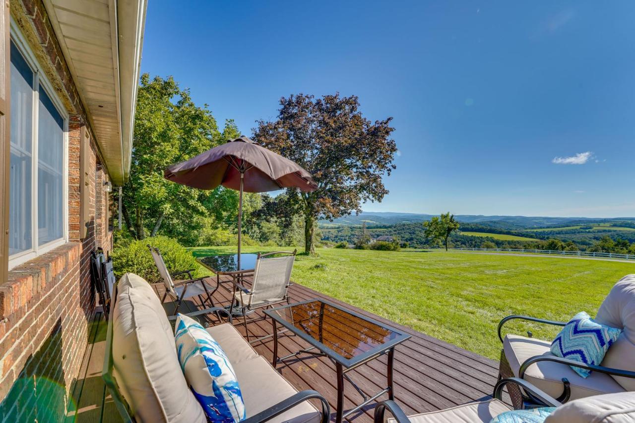Muncy Vacation Rental with Deck and Views - Chambres d’hôtes
