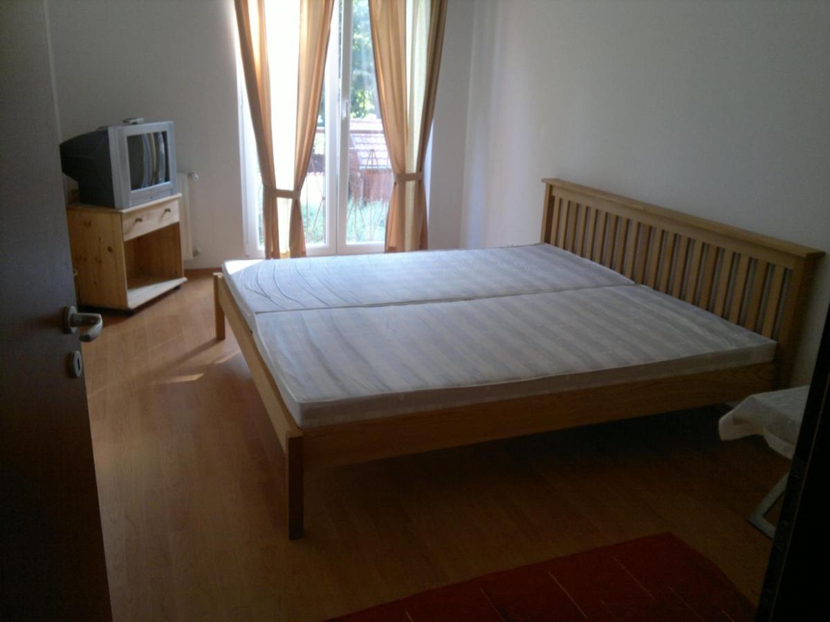 Apartamento de 1 dormitorio con balcón