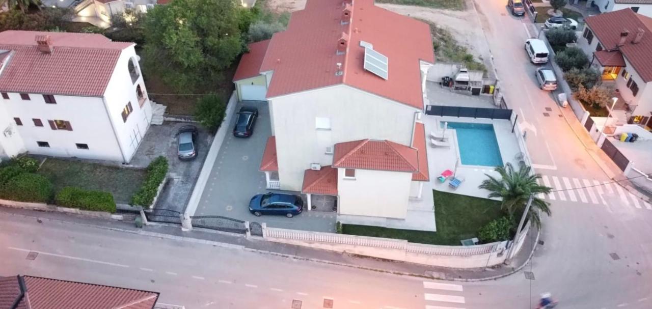 Appartamento con Vista Piscina 