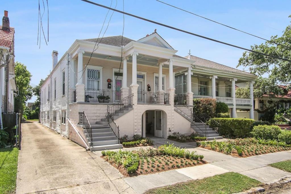 B&B Nueva Orleans - BEAUTIFUL BAYOU LIVING 2bd STEPS TO JAZZ FEST - Bed and Breakfast Nueva Orleans