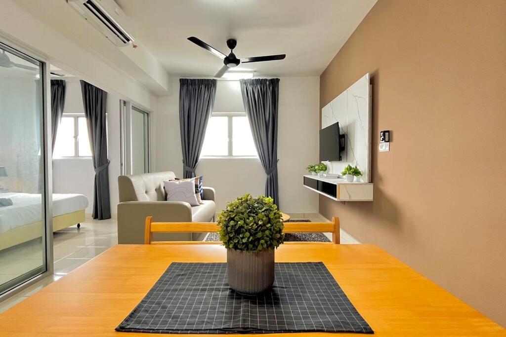 Alanis Suites By Semathomes - B&B Sepang