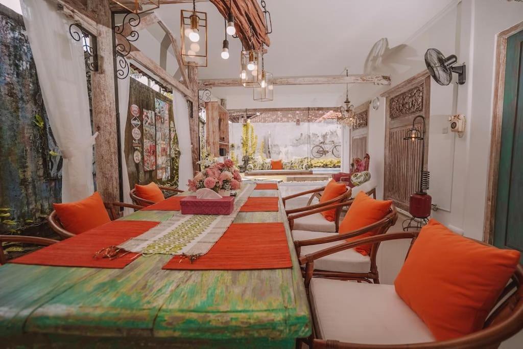 Bohemian Kasya Villa Bali - B&B