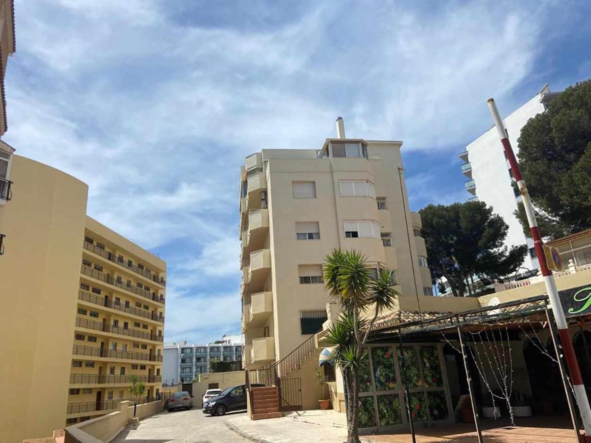 Doble terraza espacioso con vistas y piscina - B&B Benalmádena