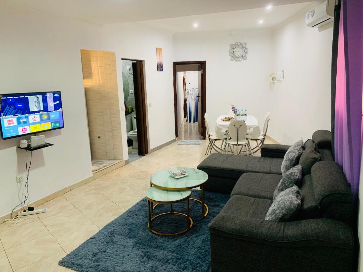 B&B Luanda - Spacious Beach Home Getaway In Luanda - Bed and Breakfast Luanda