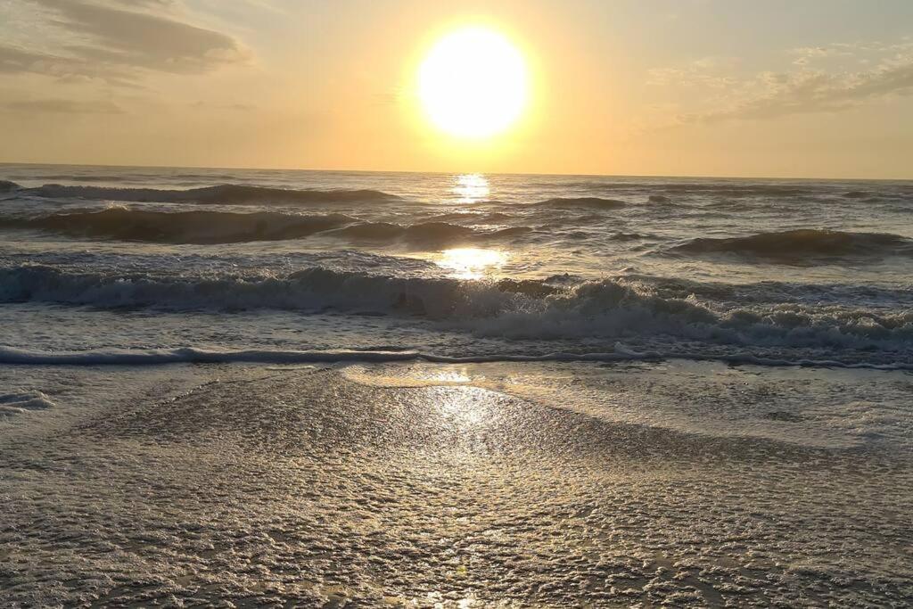 Casa a poucos metros da praia! - B&B Guaratuba