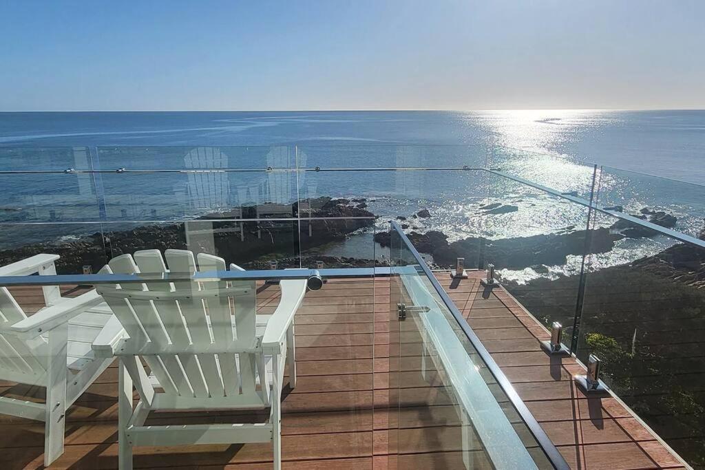 Heathcliff1 Luxury Couples Retreat with Stunning Coastal Views! - Bed and Breakfast