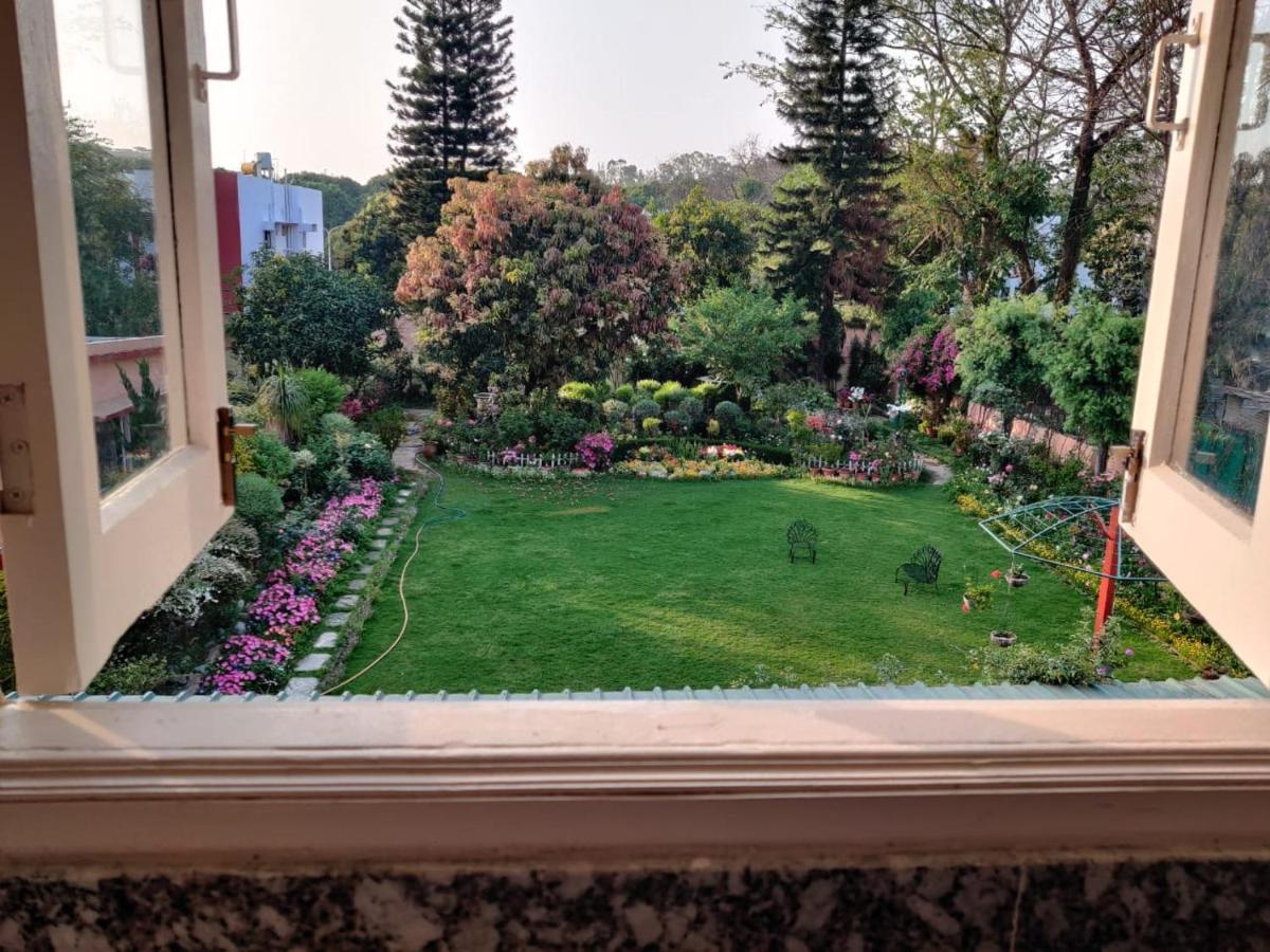 B&B Dehradun - Private room with a view - Bed and Breakfast Dehradun