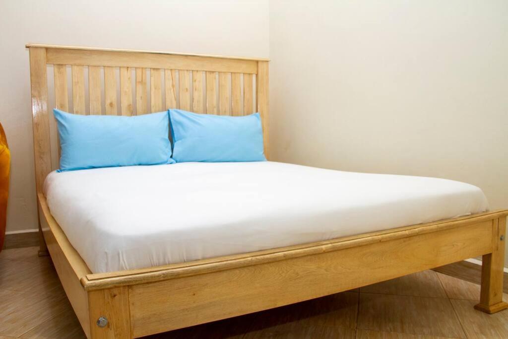 Cozy Bukoto Studio 2 Unlimited Wifi & Netflix - B&B