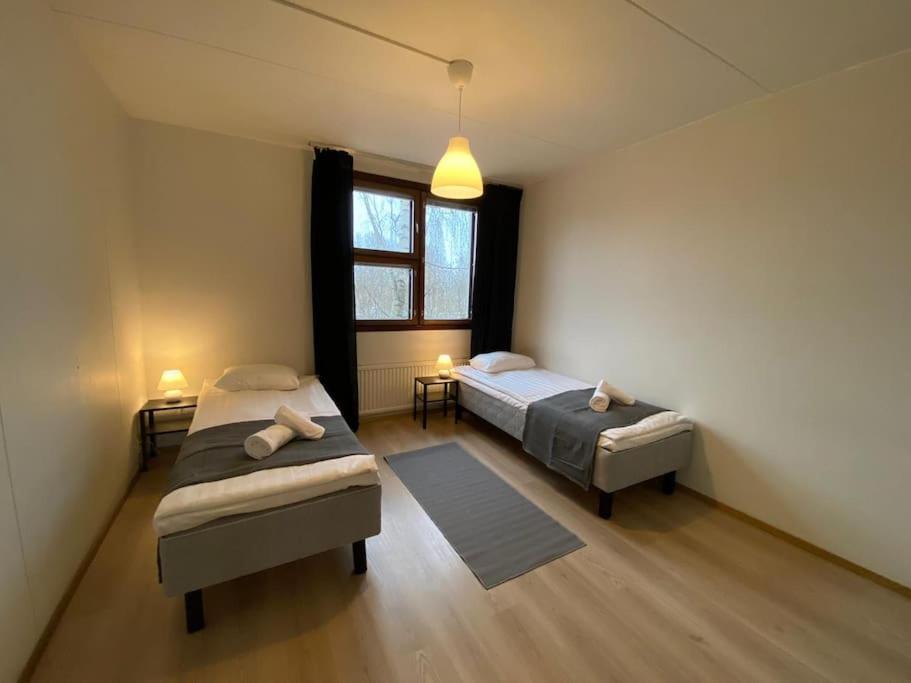 Kotimaailma - Hyvin avara rauhallinen 3MH asunto - B&B