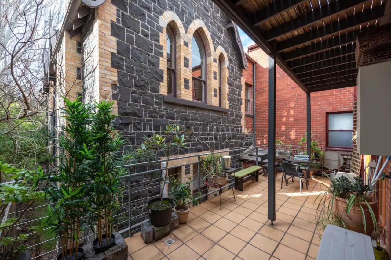 B&B Melbourne - Bright & Sunny 2-bed Unit in the heart of St Kilda - Bed and Breakfast Melbourne