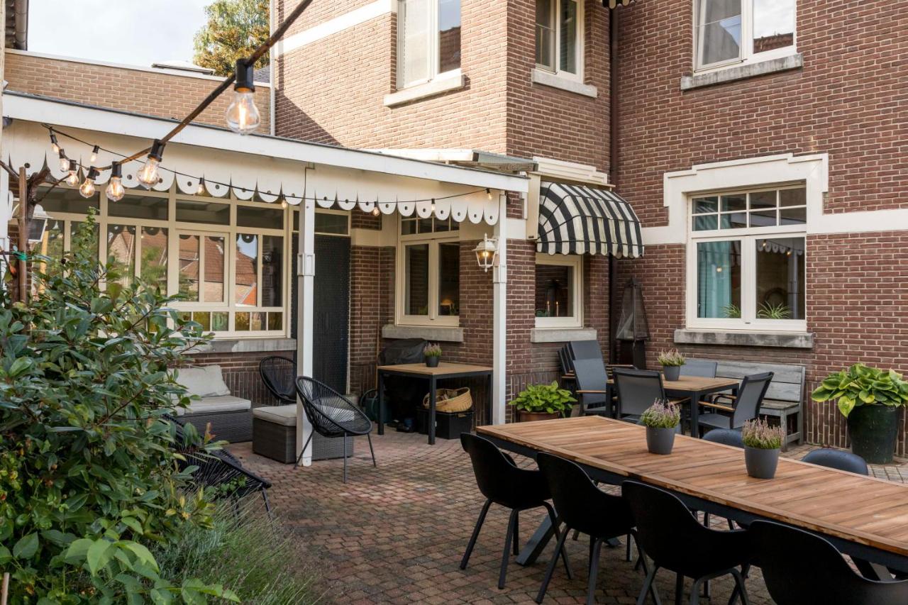 VillaEnzo - ELEGANT HERENHUIS - 14P - 6SLPK - SAUNA - INFRAR CABINE - OFYR BBQ - 15MIN Maastricht - Chambres d'hôtes Zussen