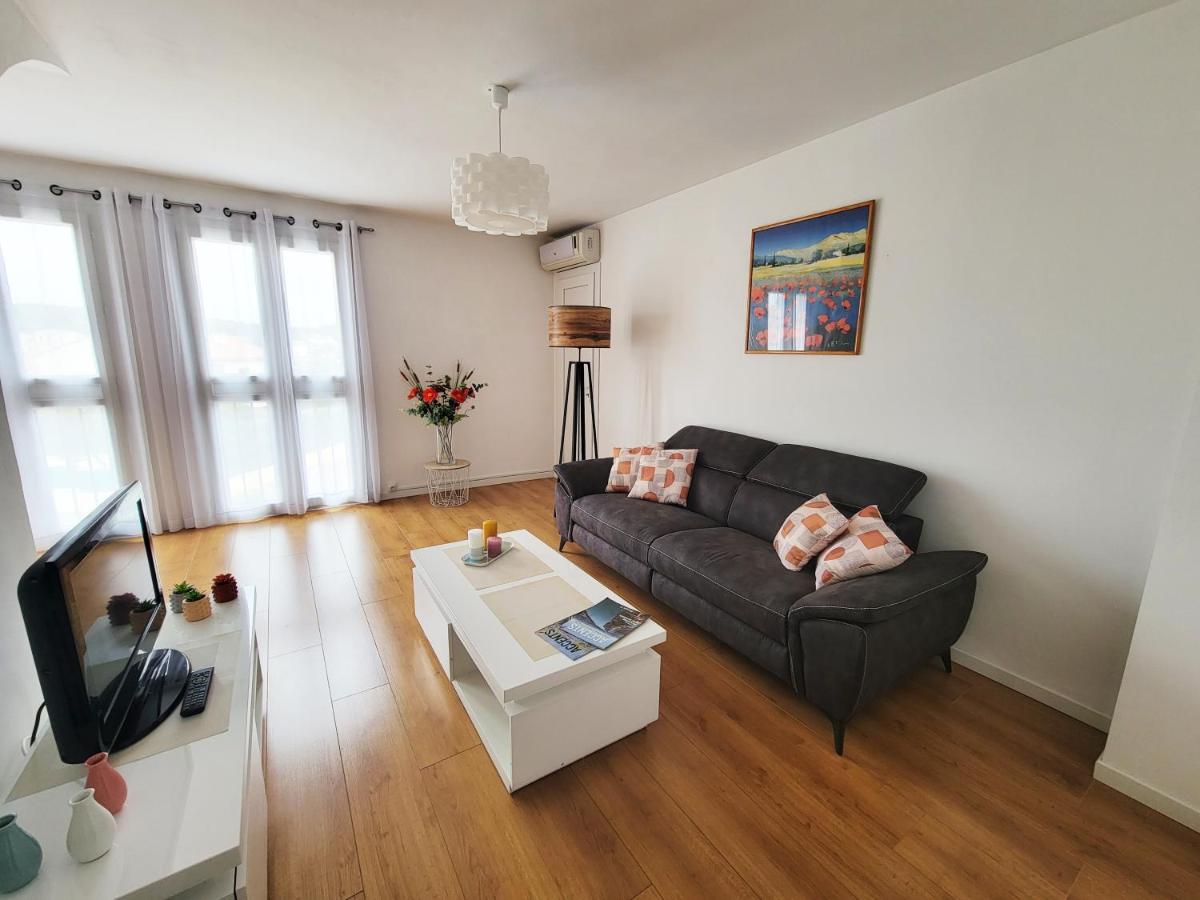 B&B Marseille - T3 rénové, 4 couchages, entre Aix et Marseille - Bed and Breakfast Marseille