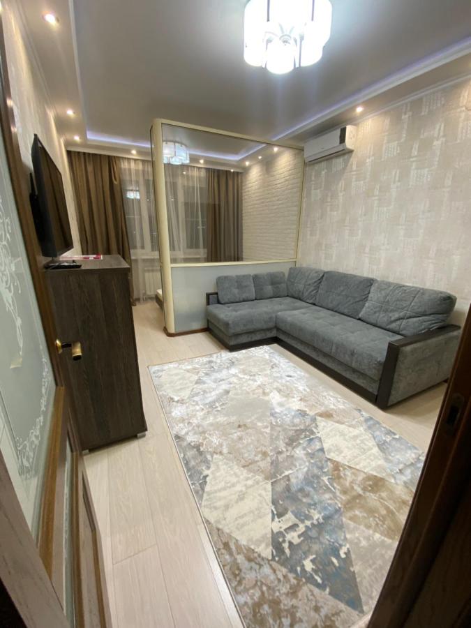 1 комнатная квартира в элитном ЖК Альтаир со всеми удобствами - Chambres d'hôtes Aktioubé