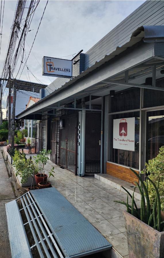 The Travellers House - Pet Friendly Accommodation - B&B Bangkok