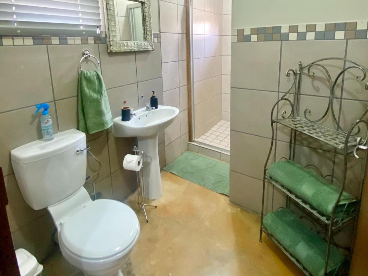 Queen Room with Garden View