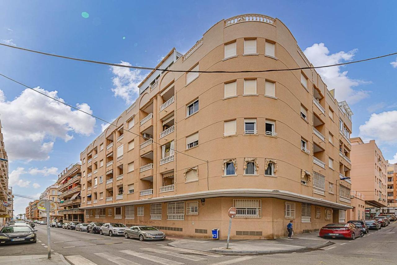 Cozy Appartment Torrevieja at Irina - B&B Torrevieja