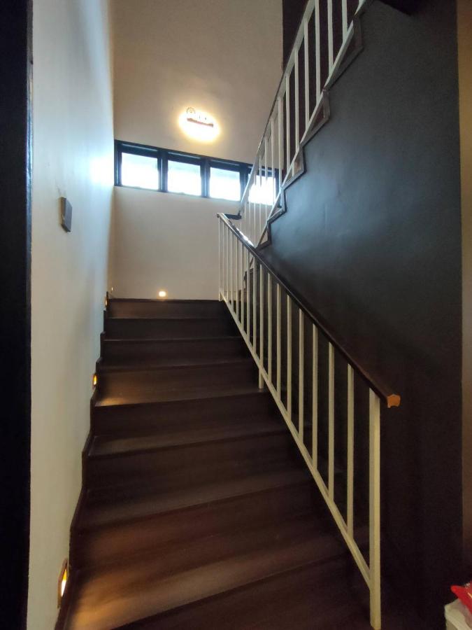 Villamax Klebang Beach Homestay Melaka 25 Pax 6R4B - B&B Malacca