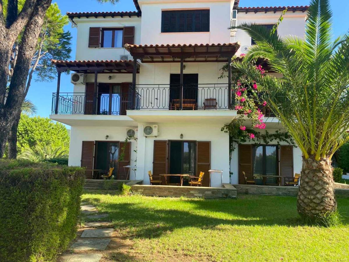 Estudio con vistas al jardín