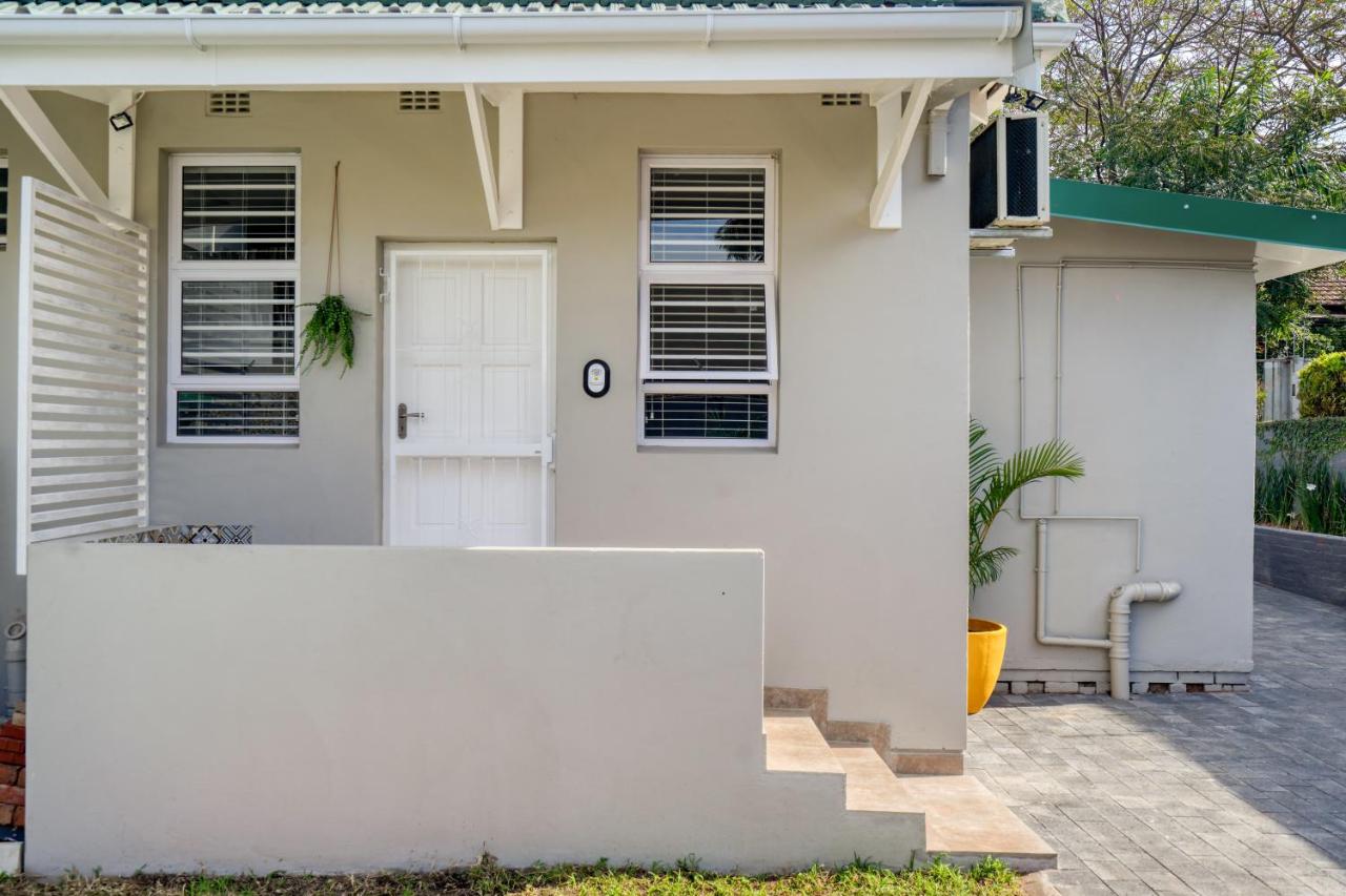 Hampton Collection - 2 Sleeper Studio Apartment with Pool - B&B