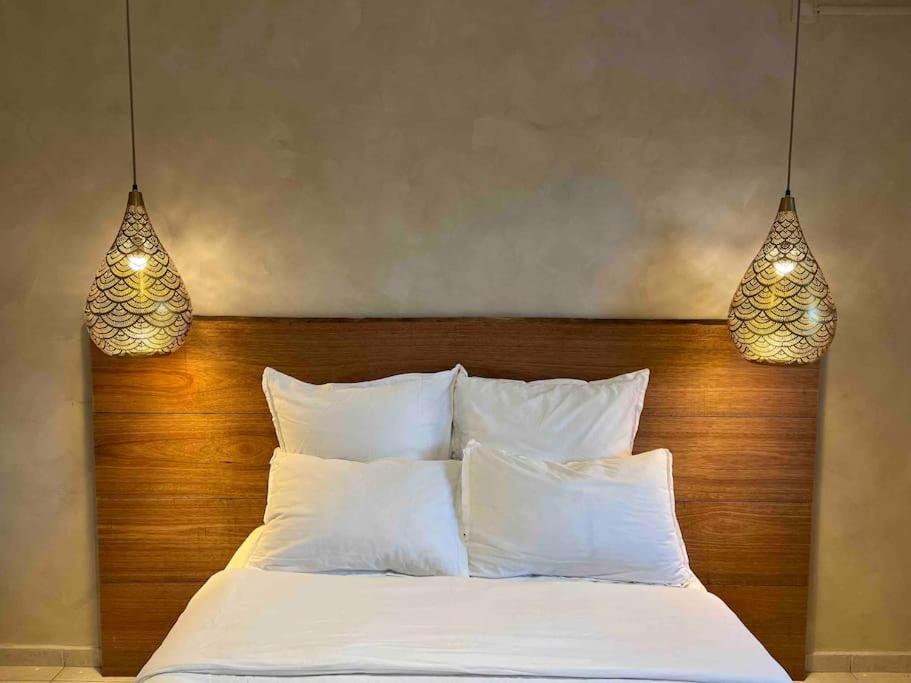 Mineral Stone- T2 Standing - B&B Cayenne