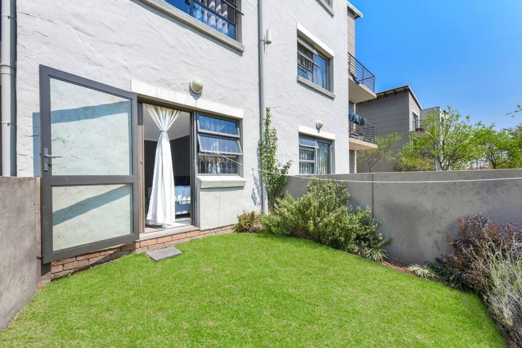 V&S Apartments - Luxury Studio in Fourways, Johannesburg - Chambres d'hôtes Centane