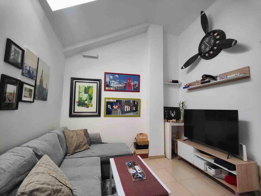 Apartamento recién reformado en Barajas Pueblo - B&B