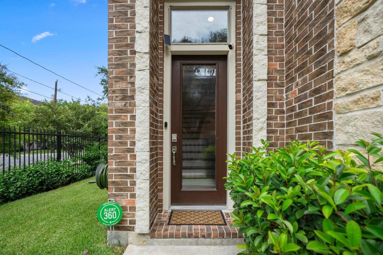 Posh Dtwn/Midtown Home w Stunning Roof-Top Terrace - Chambres d'hôtes Houston