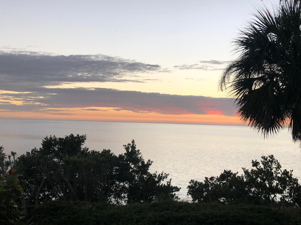 Beachfront House Pine Island, Tampa, Orlando - B&B Weeki Wachee