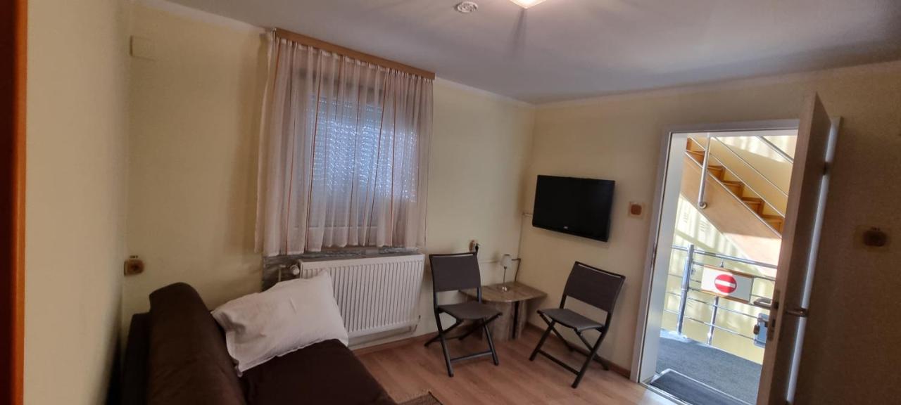 One-Bedroom Suite