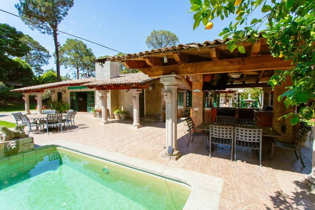 Casa en Avandaro, ideal para familias grandes! - B&B Valle de Bravo