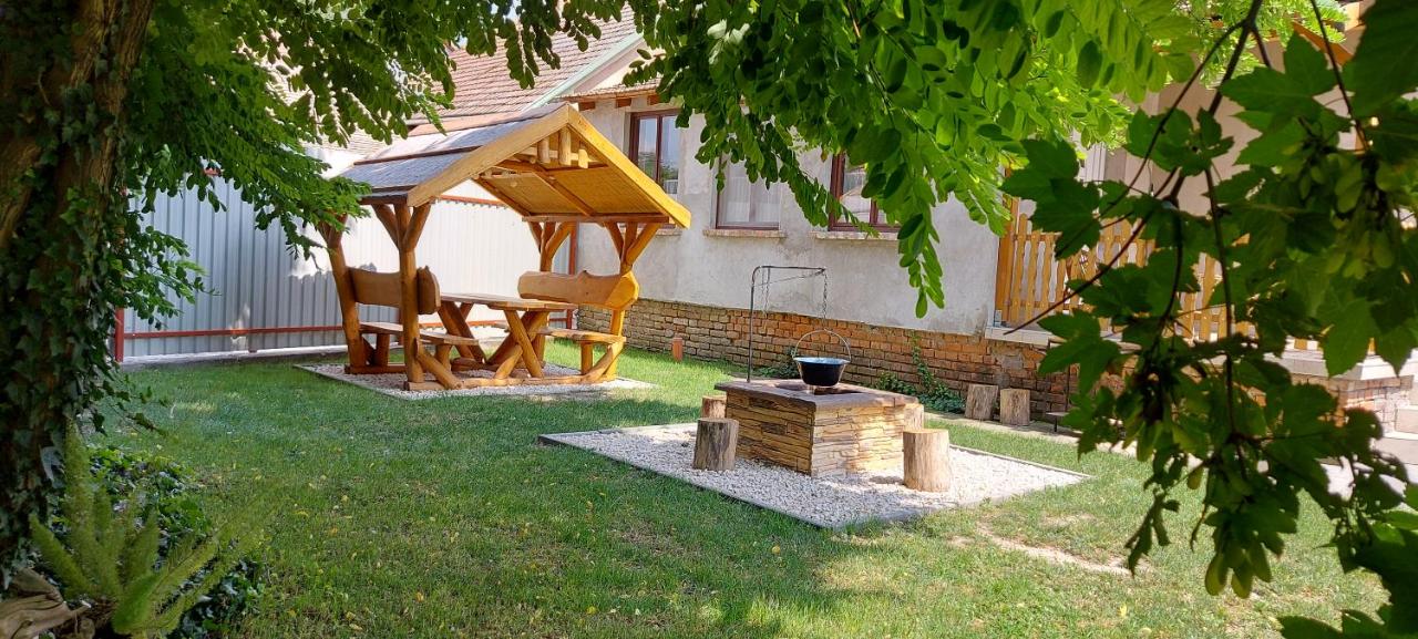 Akácfa Vendégház - Chambres d’hôtes Makó