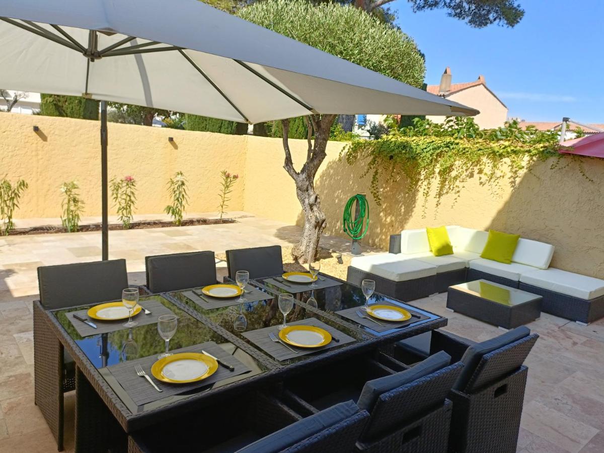 Belle maison mitoyenne de standing - Bed and Breakfast Fréjus