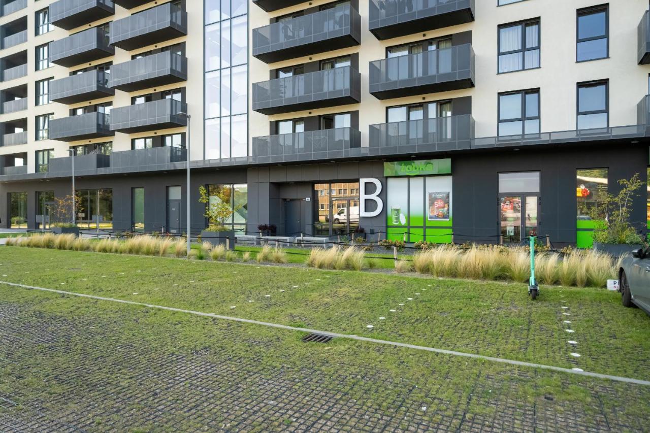 Wojciechowskiego Apartment with Parking by Noclegi Renters - B&B